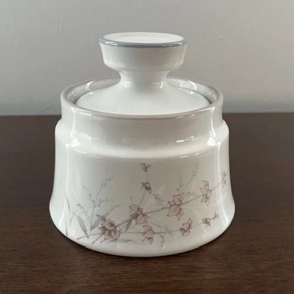Noritake Stoneware Sugar Bowl with Lid Woodstock Pattern Floral